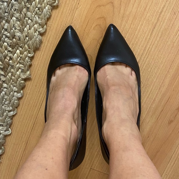 Black heels - Picture 2 of 2